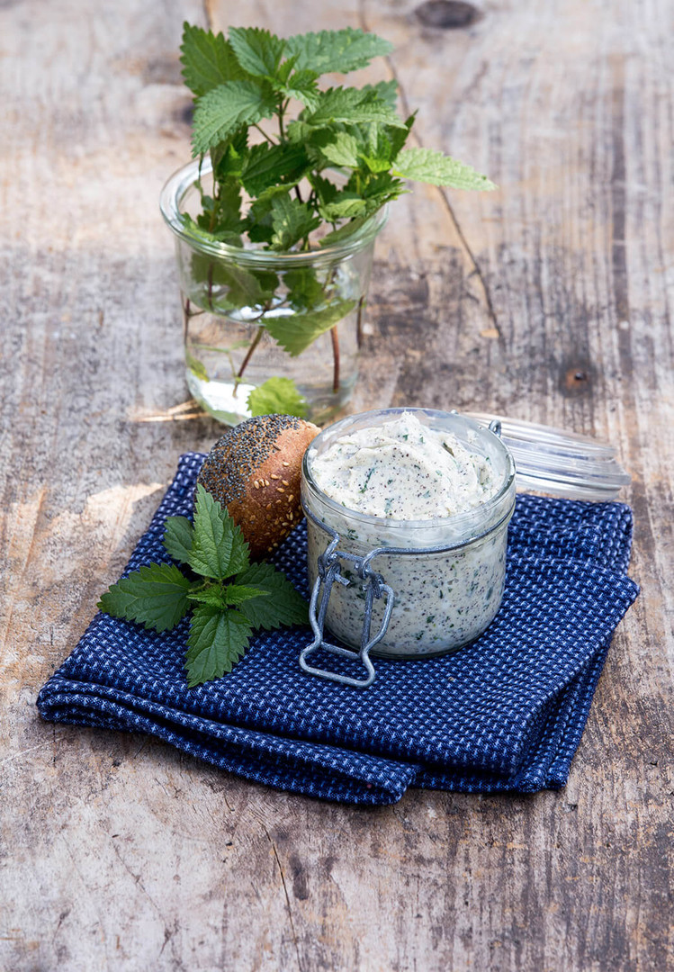 Brennnessel-Mohn-Butter - Rezepte - Molkerei Berchtesgadener Land