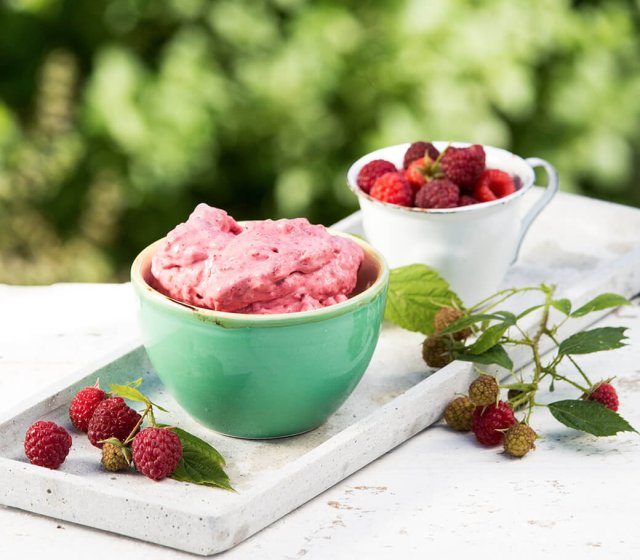 bergrahmjoghurt-himbeer-eis