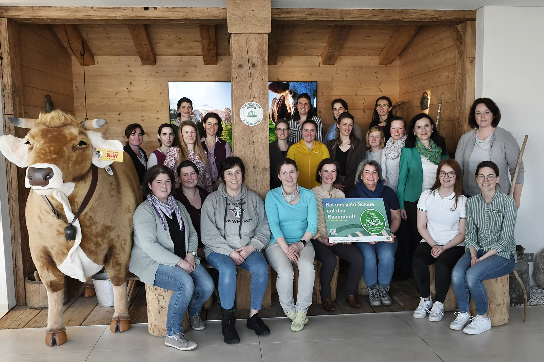 Landwirtinnen der Molkerei Berchtesgadener Land informieren sich über das Programm „Erlebnis Bauernhof“