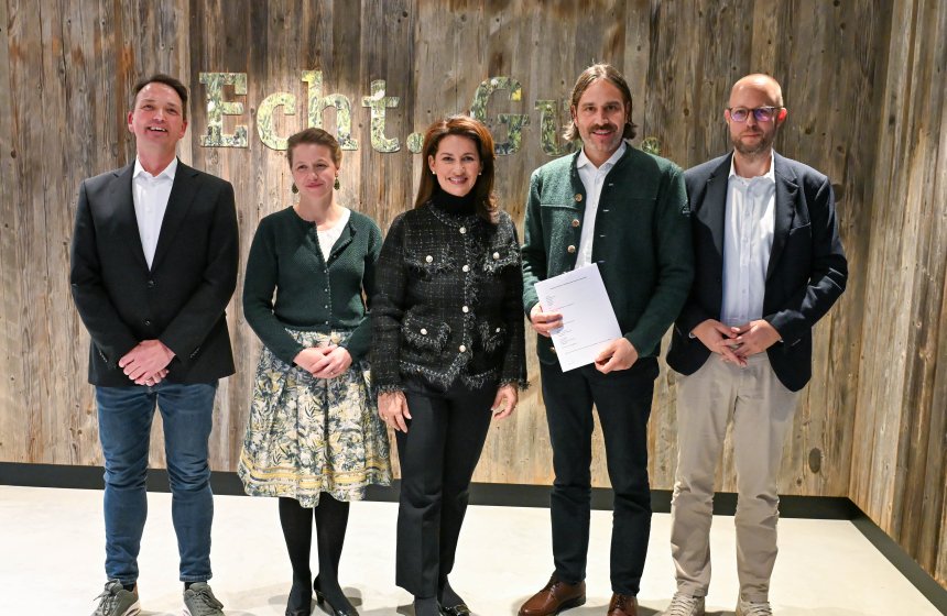 3-Parteien-Vertrag_Zukunftsbauer - J-Schmidhuber-4009