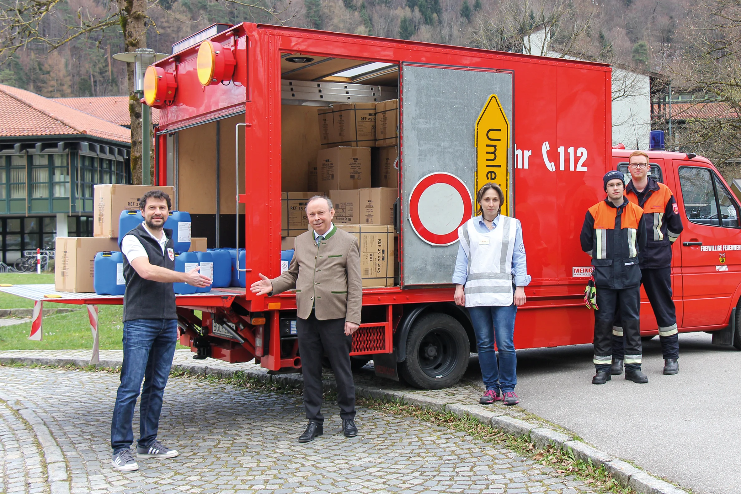 Molkerei Berchtesgadener Land spendet Schutzkleidung und Handdesinfektion an Landkreis