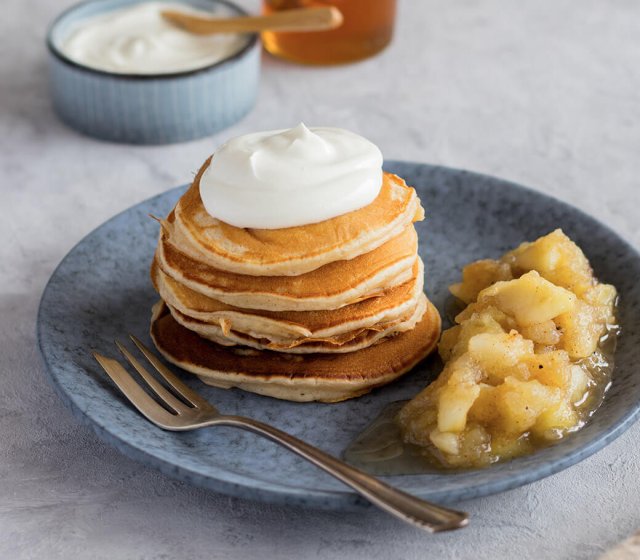 griechischer-joghurt-pancakes-bratapfel