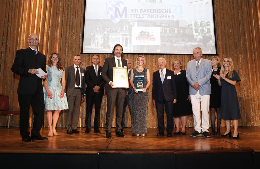 Bayerischer_Mittelstandspreis_MolkereiBGL_1_RGB_AVS_4575 (1)