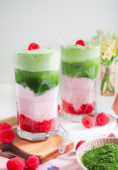 matcha-himbeer-kefir-mocktail