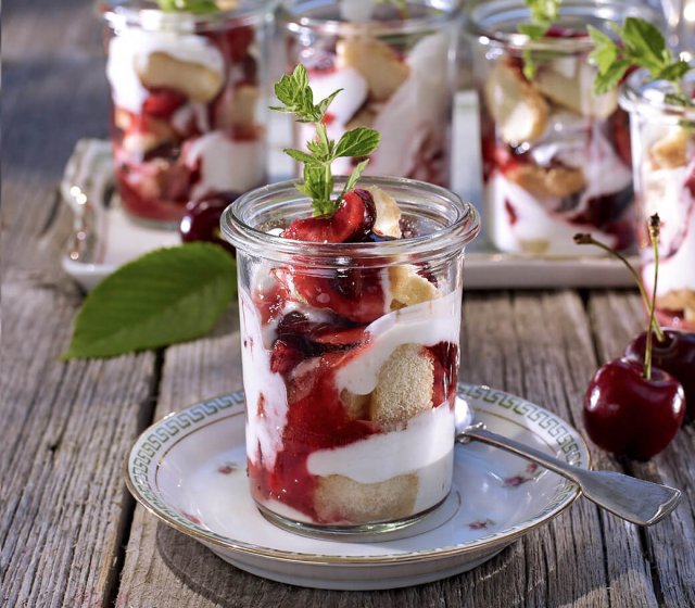 schneller-schichtkuchen-mitkirschen-im-glas