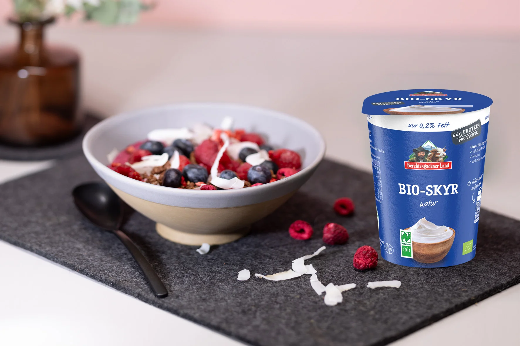 Mit dem neuen Bio-Skyr erweitert die Molkerei Berchtesgadener Land ihr Bio-Sortiment um eine zeitgemäße Proteinquelle 