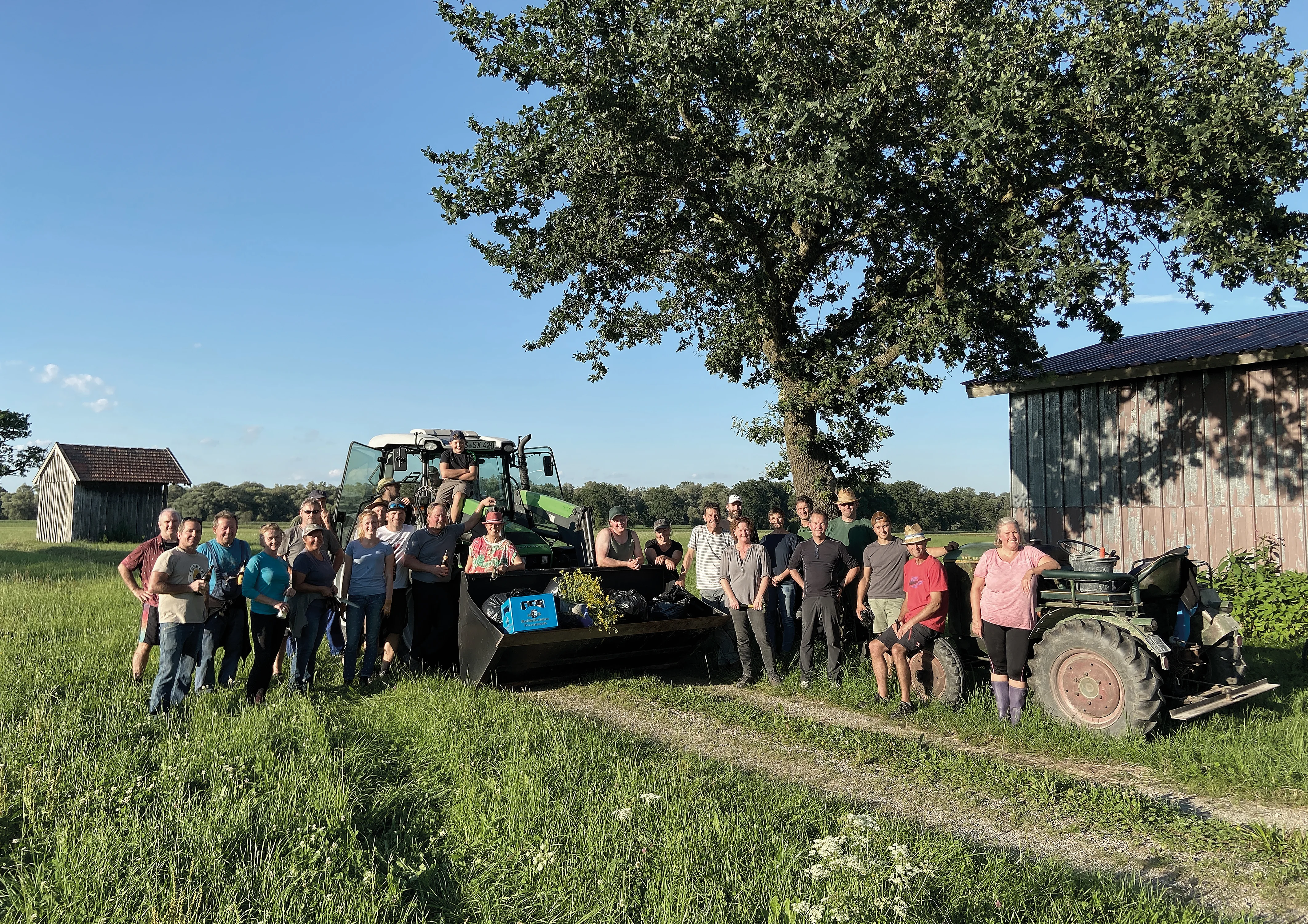 Kreuzkrautstechen bringt Landwirt:innen und Verbraucher:innen zusammen