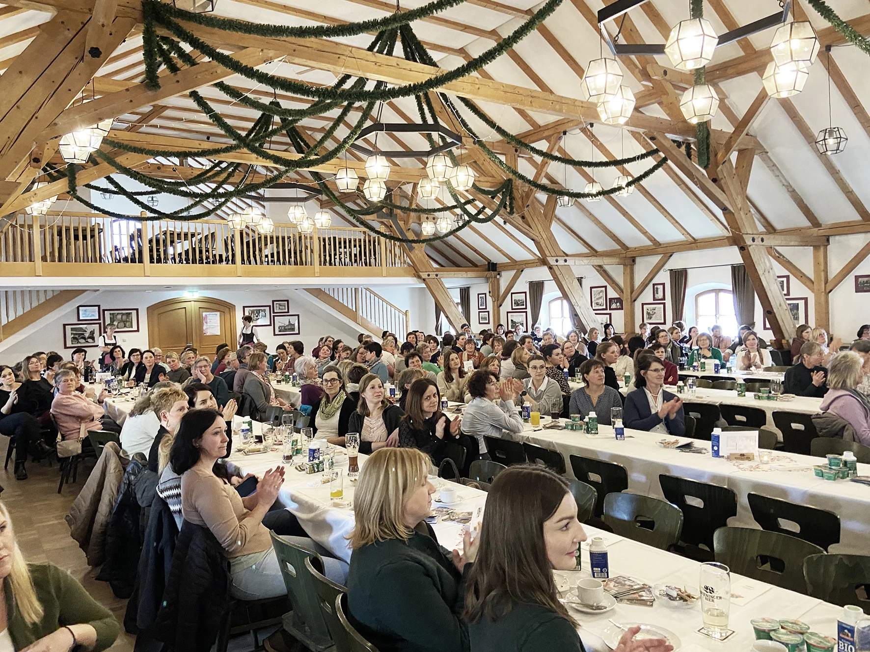 Molkerei Berchtesgadener Land informiert Bäuerinnen auf den traditionellen Frühjahrs-Kranzln