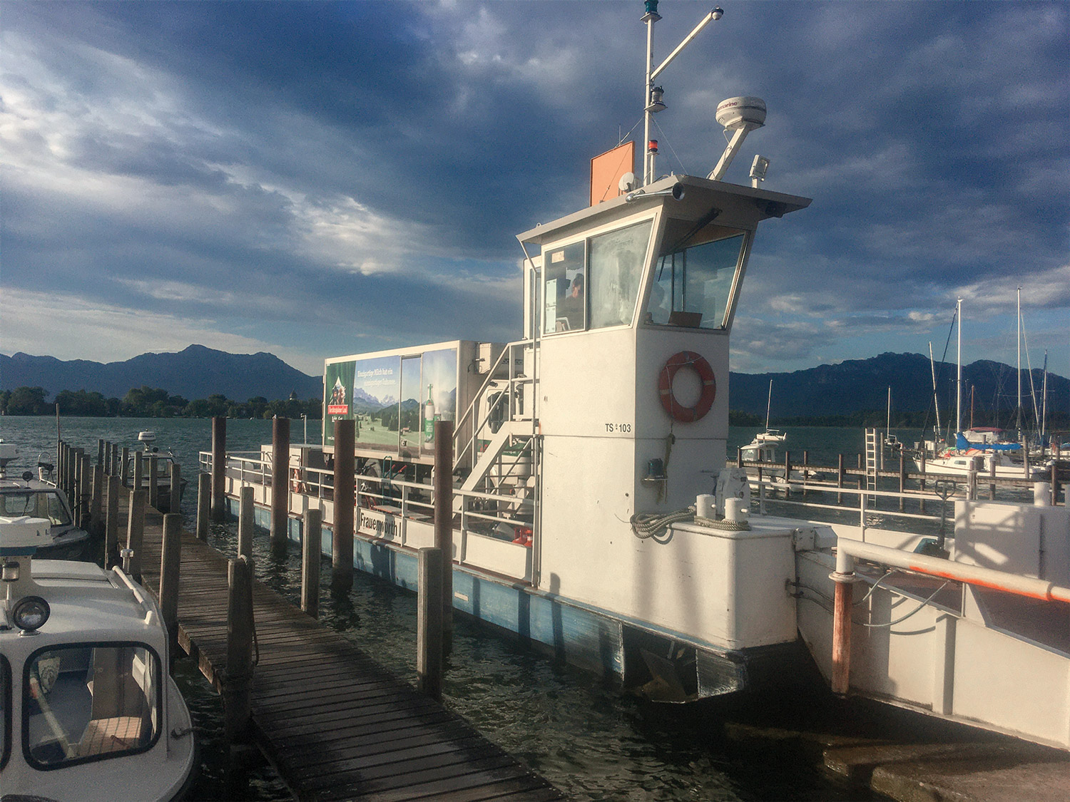 Wenn die Fähre die Milchlieferung bringt Wenn die Fähre die Milchlieferung bringt
