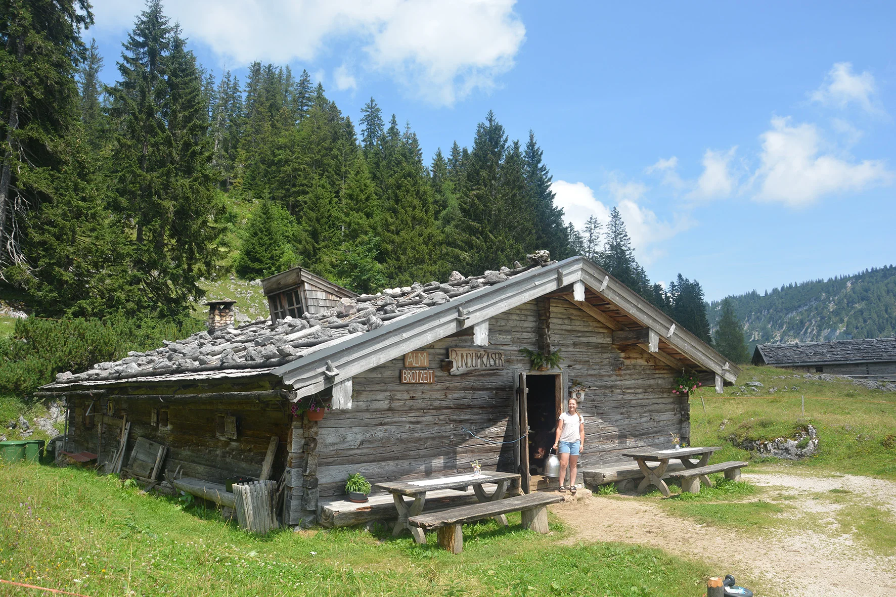 Seltene Almhütte aus dem 19. Jahrhundert bewahrt uralte Bautradition