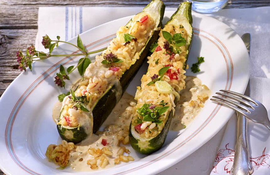 gefuellte-zucchini-mit-kraeutertopfen-und-zartweize