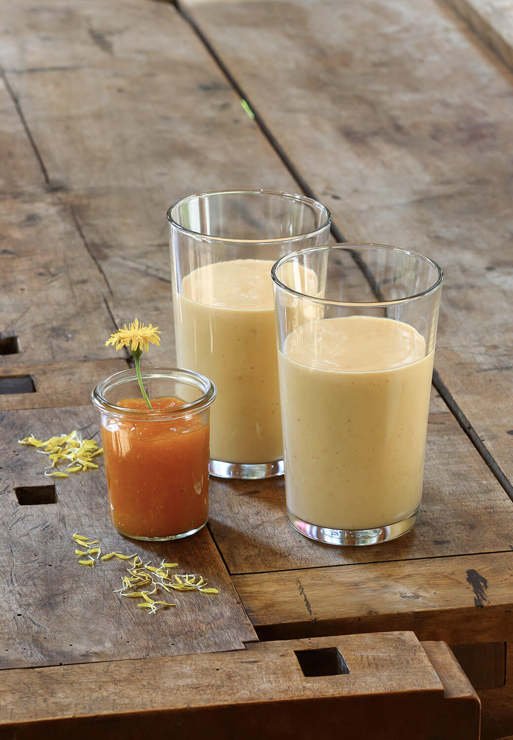 Marille-Löwenzahn-Milch