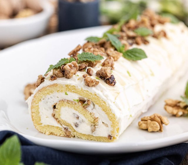 joghurt-biskuitrolle-griechischer-art