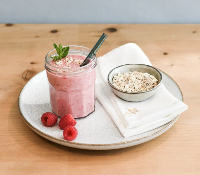 fit-drink-haferflocken-beeren