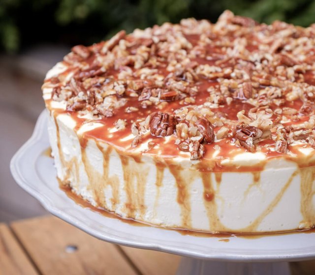 kaesecreme-kuchen-nuss-karamell