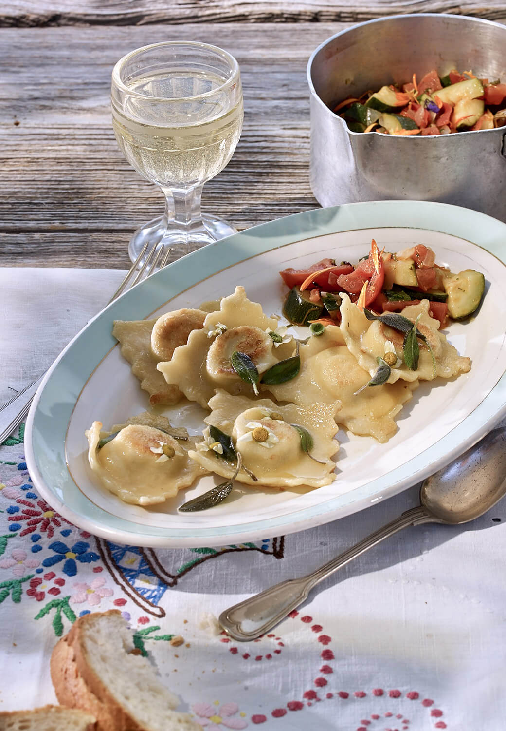 Pikant gefüllte Nudeltaschen