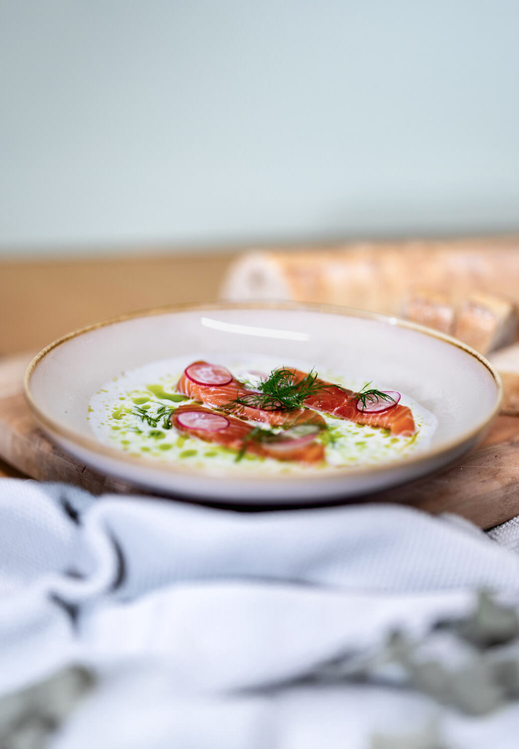 Lachs mit Buttermilch-Dressing