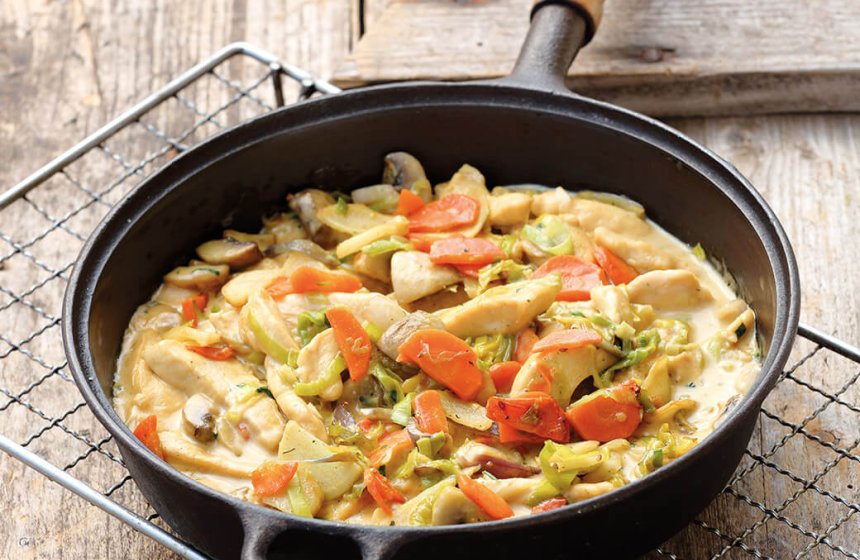 rahmgeschnetzeltes-vom-landhuhn-mit-gemuese-und-pilzen