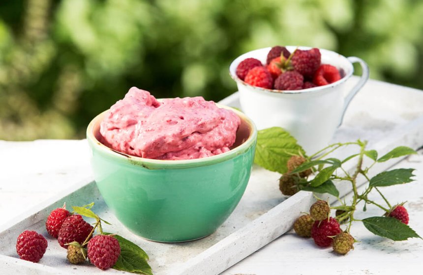 bergrahmjoghurt-himbeer-eis