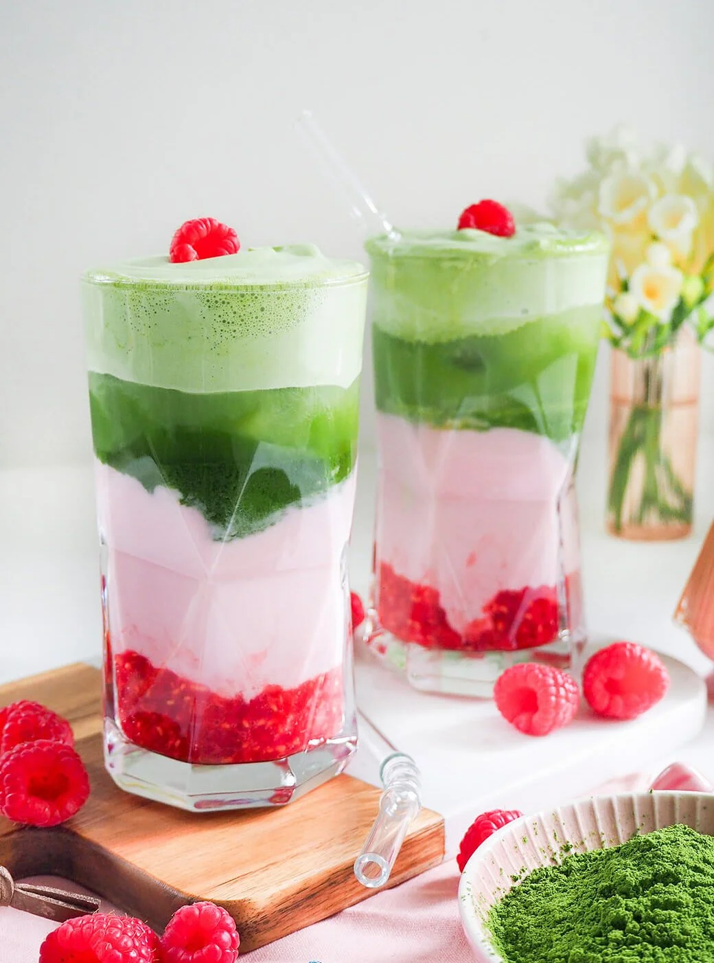 Matcha-Himbeer-Kefir-Mocktail